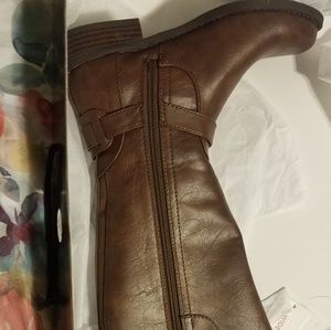 Boots   brand new original package